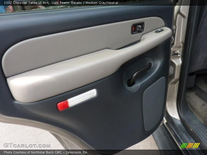 Light Pewter Metallic / Medium Gray/Neutral 2002 Chevrolet Tahoe LS 4x4