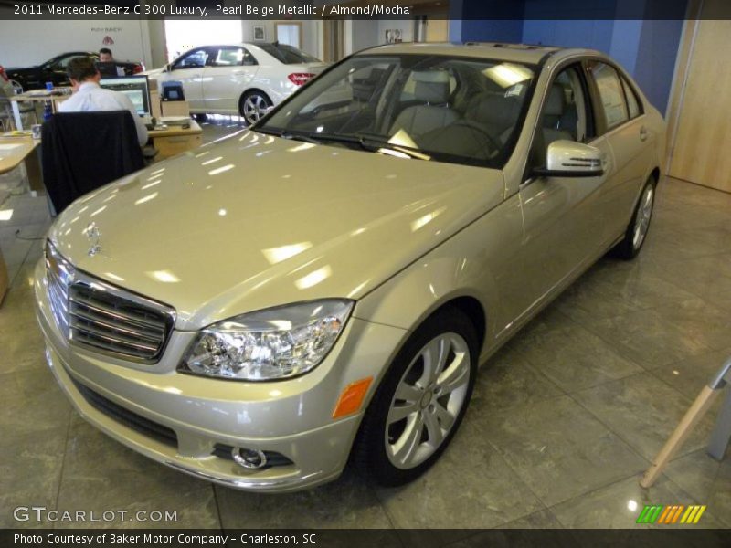 Pearl Beige Metallic / Almond/Mocha 2011 Mercedes-Benz C 300 Luxury