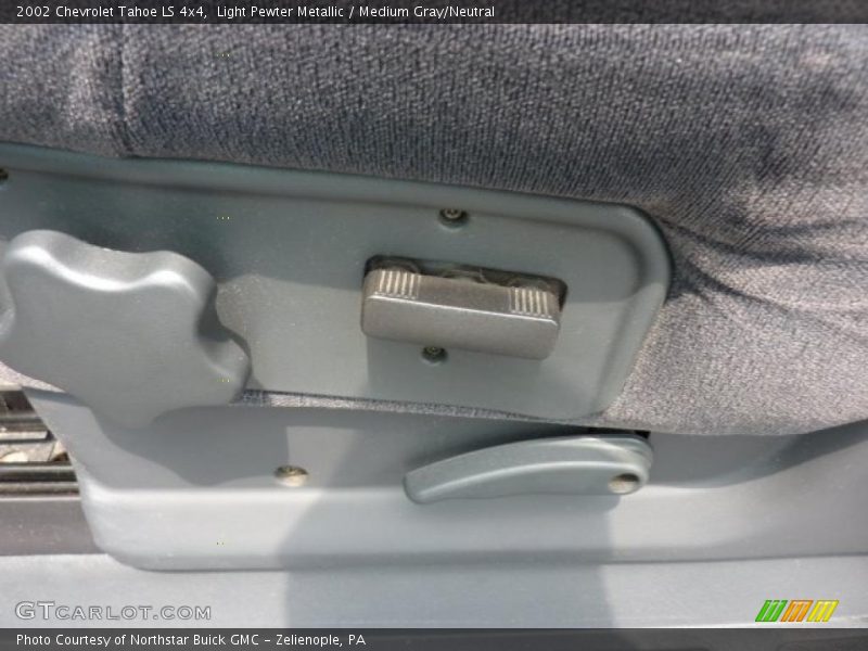 Light Pewter Metallic / Medium Gray/Neutral 2002 Chevrolet Tahoe LS 4x4