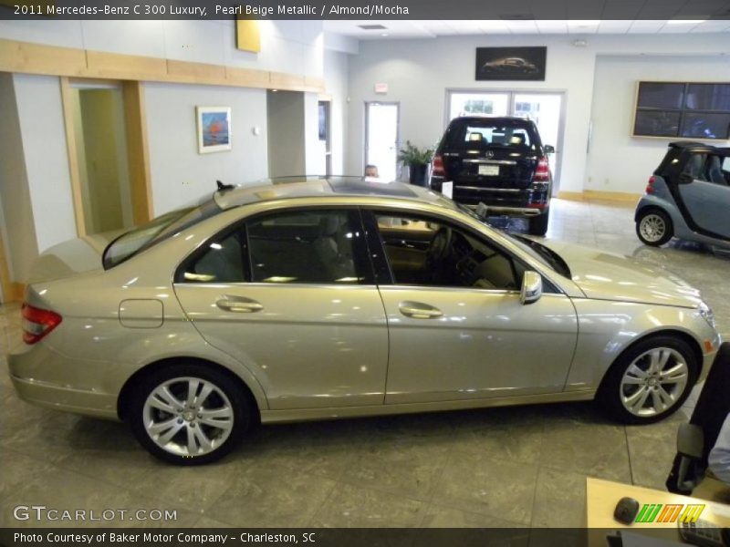Pearl Beige Metallic / Almond/Mocha 2011 Mercedes-Benz C 300 Luxury