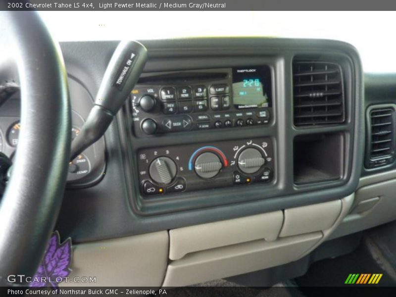 Light Pewter Metallic / Medium Gray/Neutral 2002 Chevrolet Tahoe LS 4x4