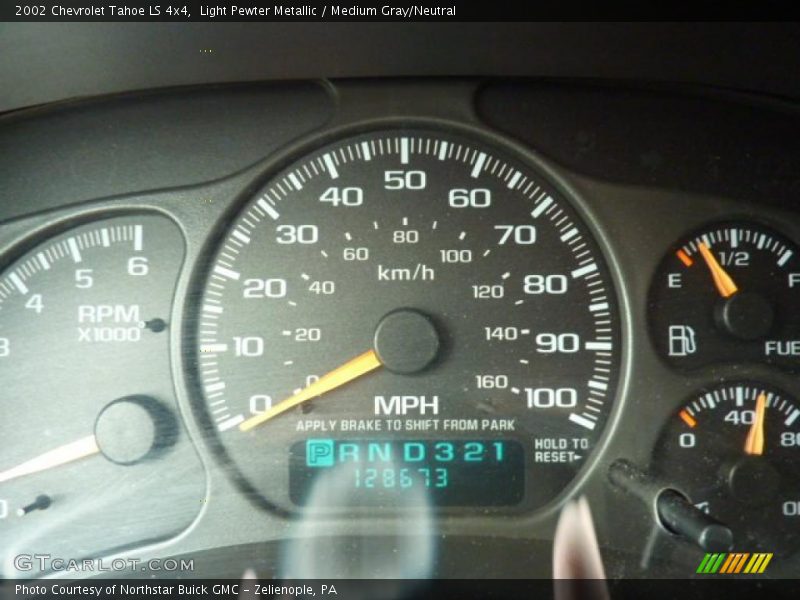 Light Pewter Metallic / Medium Gray/Neutral 2002 Chevrolet Tahoe LS 4x4