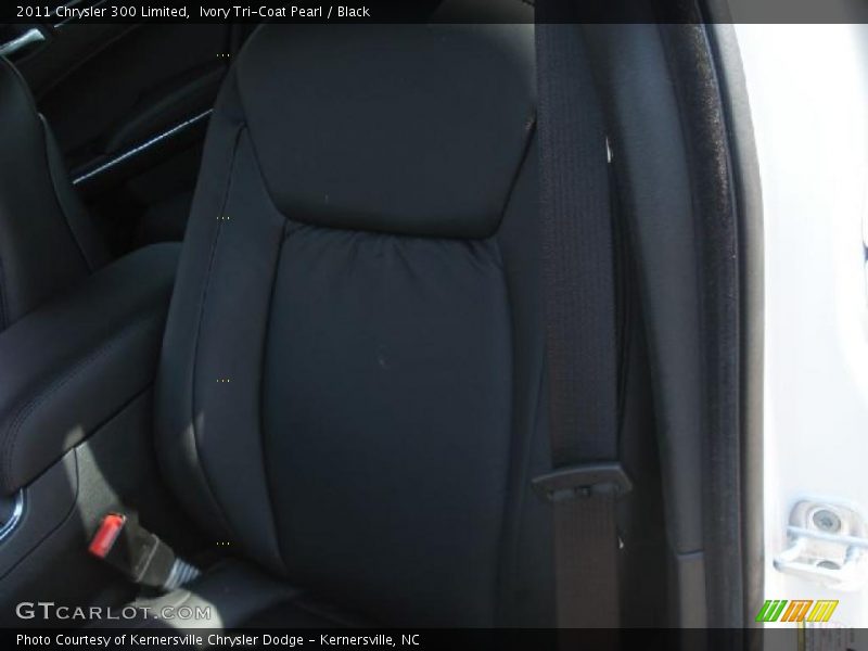 Ivory Tri-Coat Pearl / Black 2011 Chrysler 300 Limited