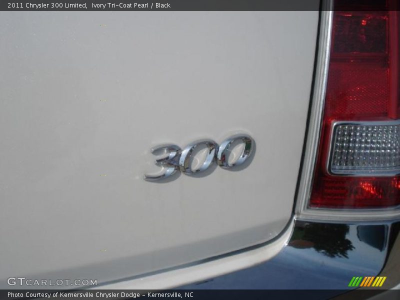 Ivory Tri-Coat Pearl / Black 2011 Chrysler 300 Limited