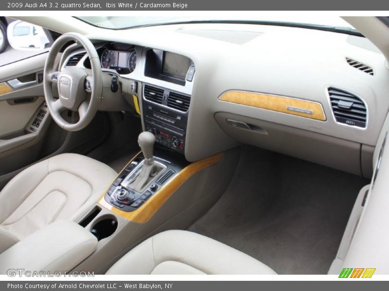 Dashboard of 2009 A4 3.2 quattro Sedan