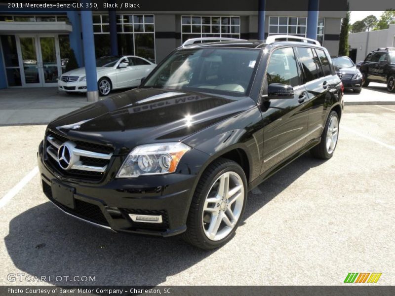 Front 3/4 View of 2011 GLK 350