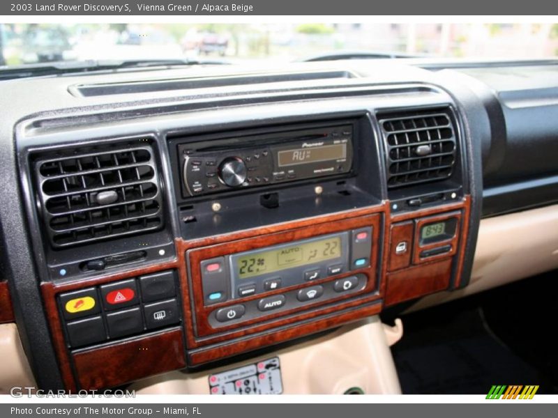 Vienna Green / Alpaca Beige 2003 Land Rover Discovery S