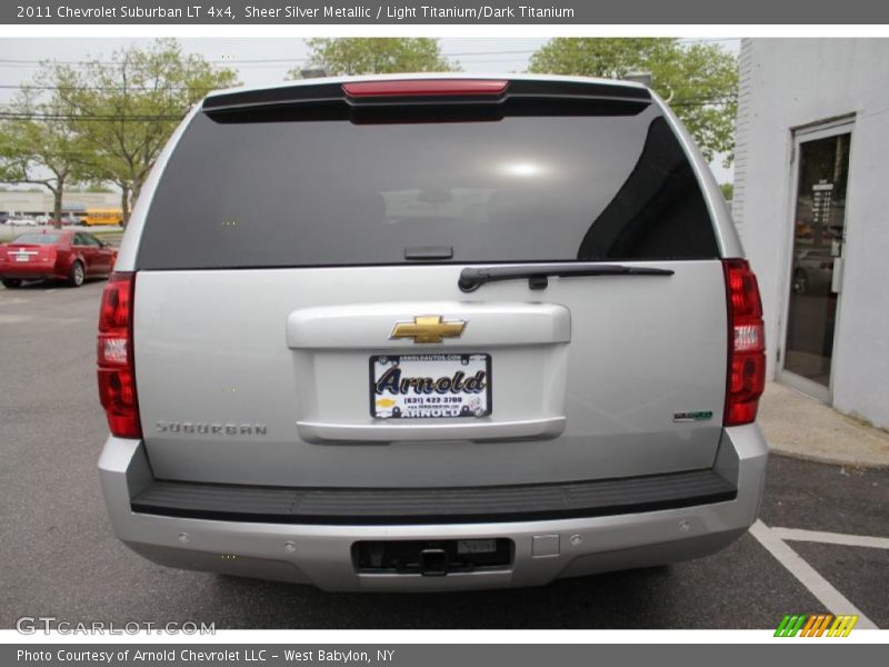 Sheer Silver Metallic / Light Titanium/Dark Titanium 2011 Chevrolet Suburban LT 4x4