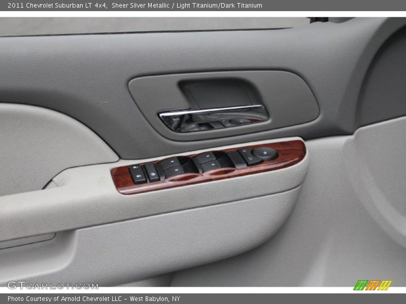 Sheer Silver Metallic / Light Titanium/Dark Titanium 2011 Chevrolet Suburban LT 4x4