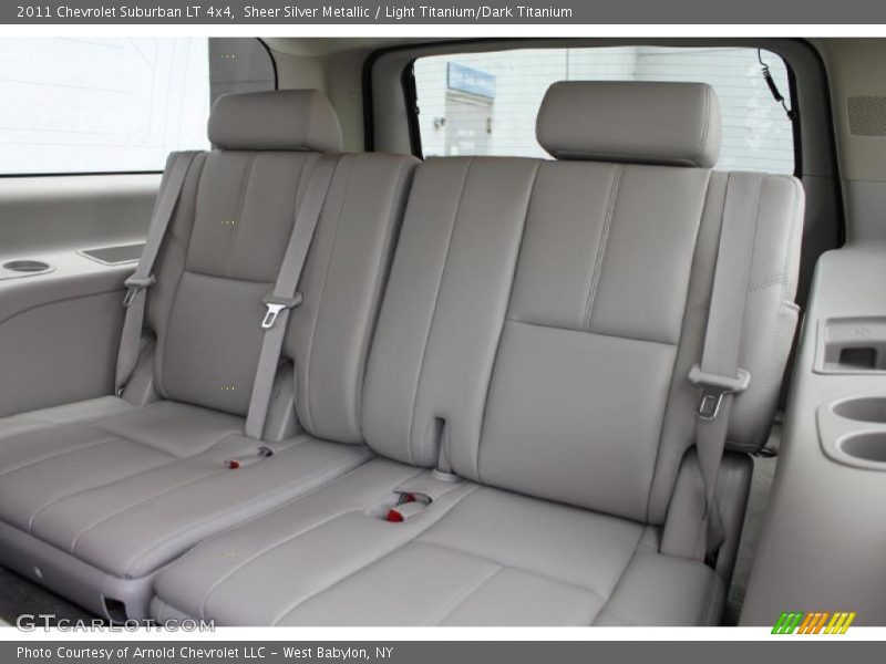 Sheer Silver Metallic / Light Titanium/Dark Titanium 2011 Chevrolet Suburban LT 4x4