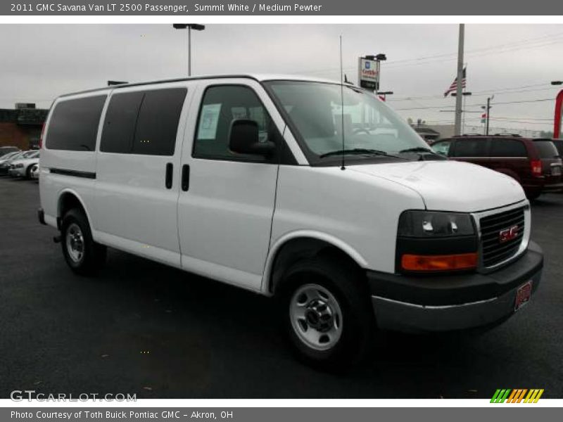 Front 3/4 View of 2011 Savana Van LT 2500 Passenger