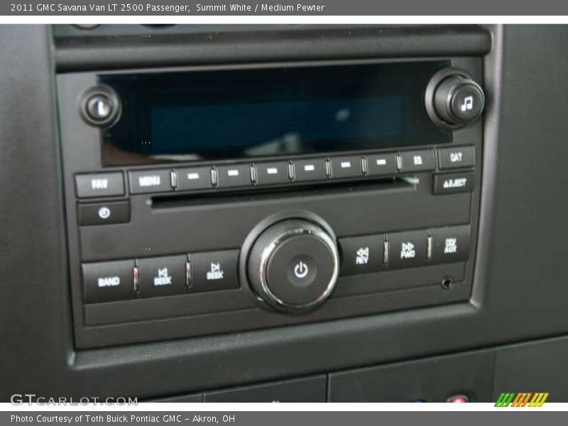 Controls of 2011 Savana Van LT 2500 Passenger