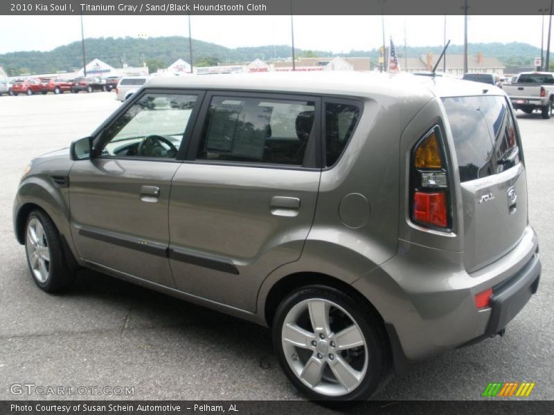 Titanium Gray / Sand/Black Houndstooth Cloth 2010 Kia Soul !