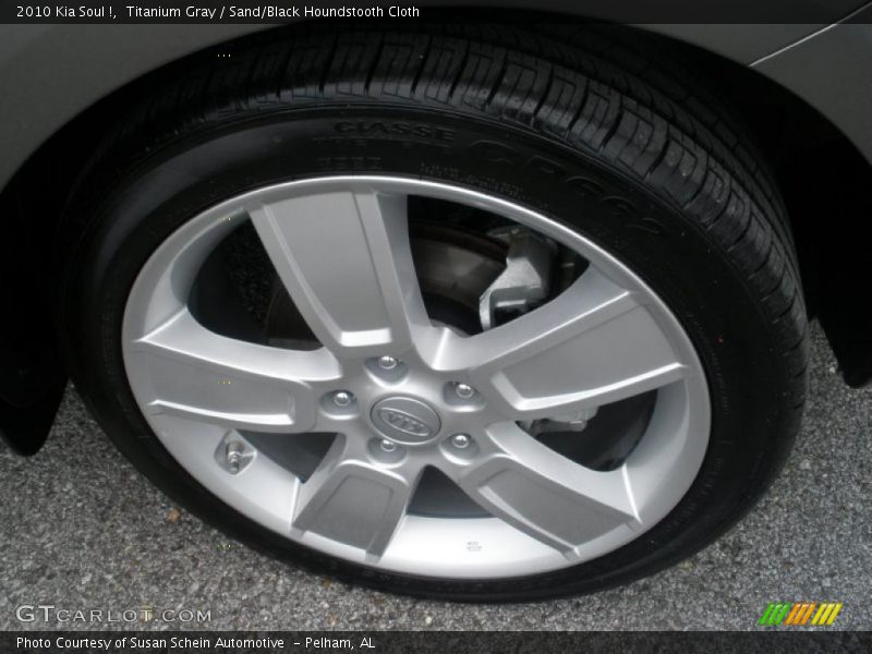 Titanium Gray / Sand/Black Houndstooth Cloth 2010 Kia Soul !