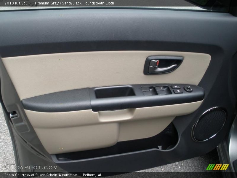 Titanium Gray / Sand/Black Houndstooth Cloth 2010 Kia Soul !