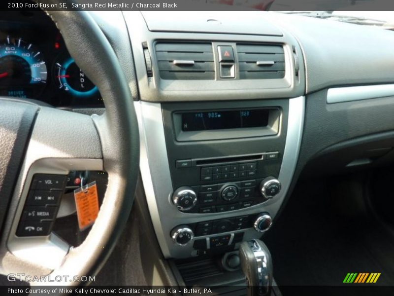 Sangria Red Metallic / Charcoal Black 2010 Ford Fusion SE