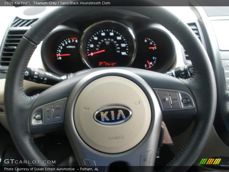 Titanium Gray / Sand/Black Houndstooth Cloth 2010 Kia Soul !