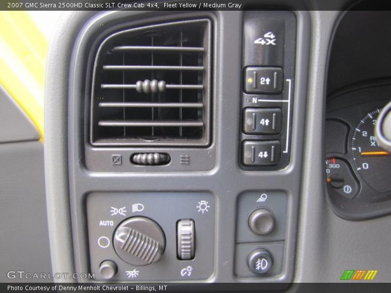 Controls of 2007 Sierra 2500HD Classic SLT Crew Cab 4x4