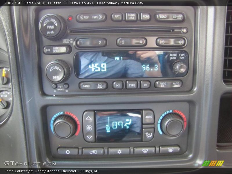 Controls of 2007 Sierra 2500HD Classic SLT Crew Cab 4x4