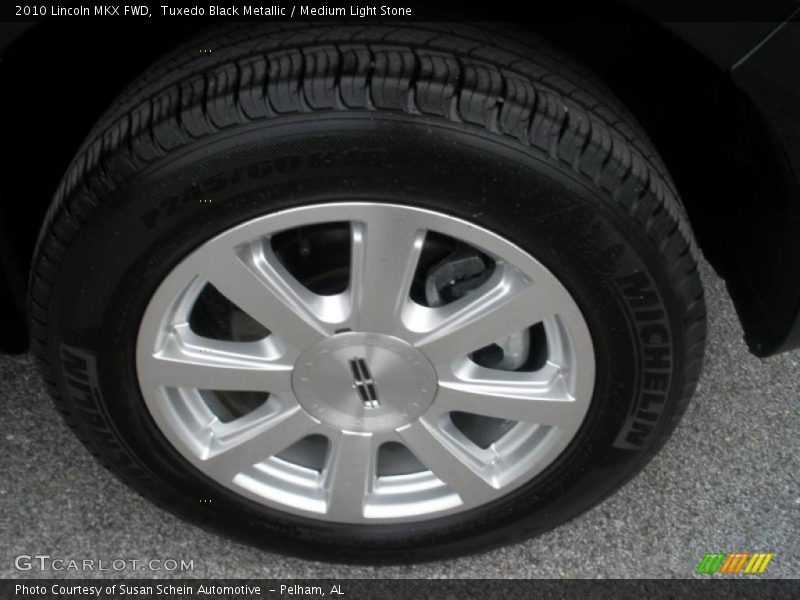 Tuxedo Black Metallic / Medium Light Stone 2010 Lincoln MKX FWD