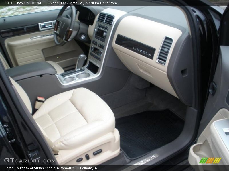 Tuxedo Black Metallic / Medium Light Stone 2010 Lincoln MKX FWD