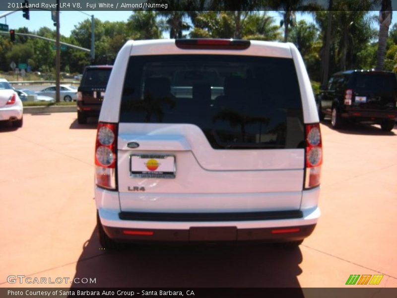 Fuji White / Almond/Nutmeg 2011 Land Rover LR4 V8