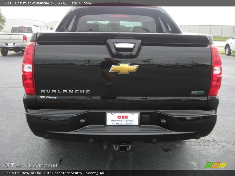 Black / Ebony 2011 Chevrolet Avalanche Z71 4x4