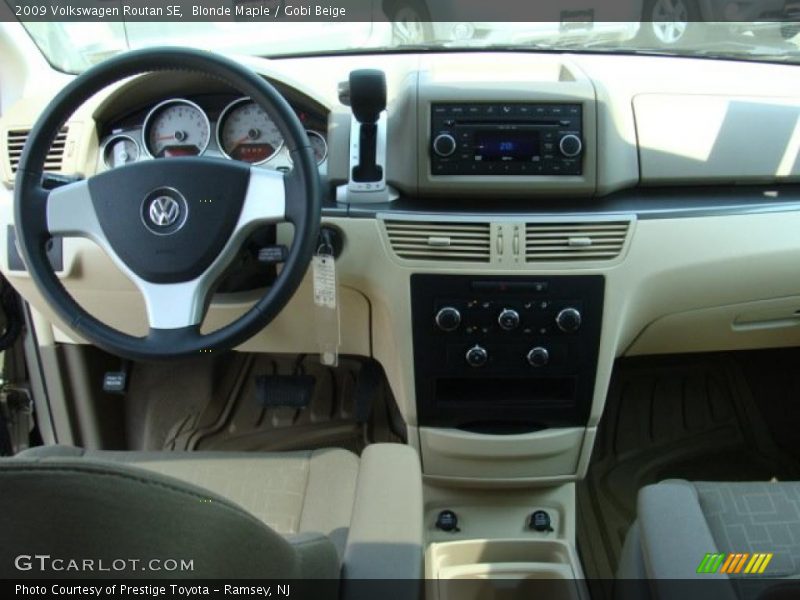 Blonde Maple / Gobi Beige 2009 Volkswagen Routan SE