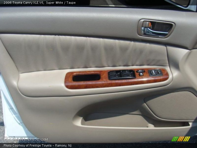 Super White / Taupe 2006 Toyota Camry XLE V6