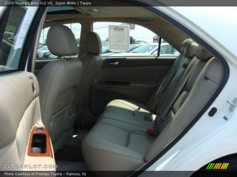 Super White / Taupe 2006 Toyota Camry XLE V6