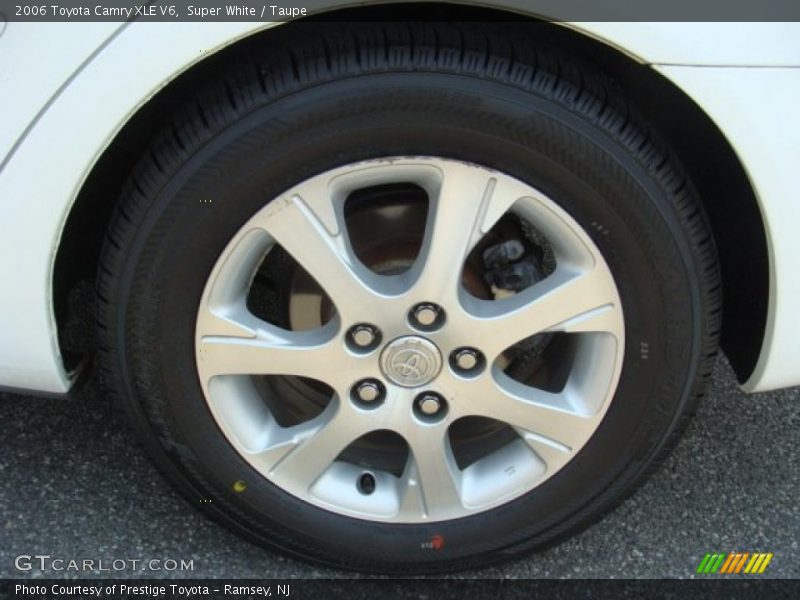 Super White / Taupe 2006 Toyota Camry XLE V6