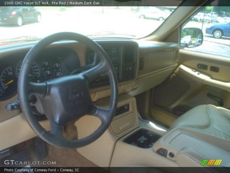 Fire Red / Medium Dark Oak 2000 GMC Yukon SLT 4x4