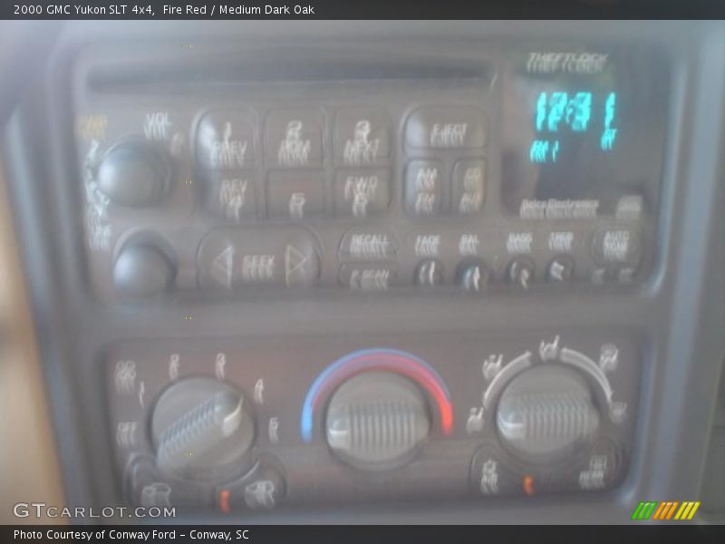 Fire Red / Medium Dark Oak 2000 GMC Yukon SLT 4x4