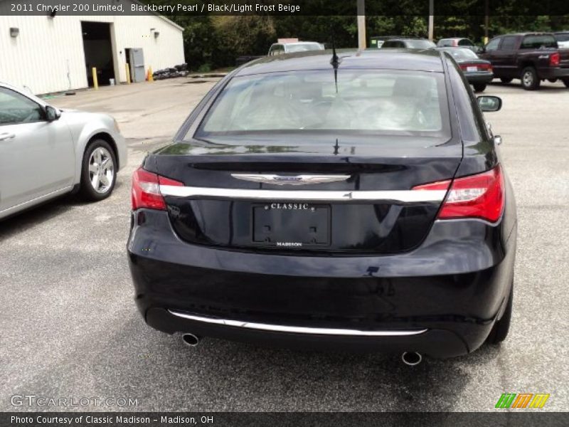 Blackberry Pearl / Black/Light Frost Beige 2011 Chrysler 200 Limited