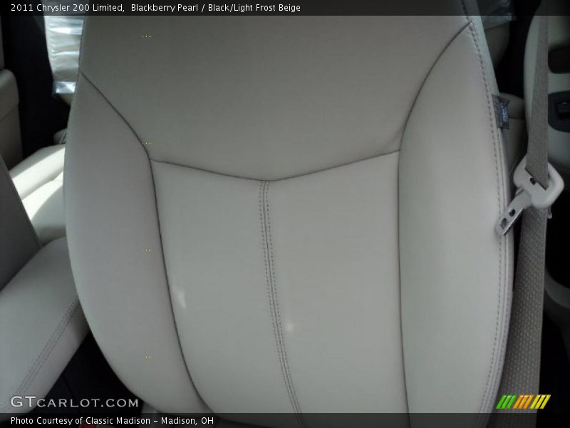Blackberry Pearl / Black/Light Frost Beige 2011 Chrysler 200 Limited