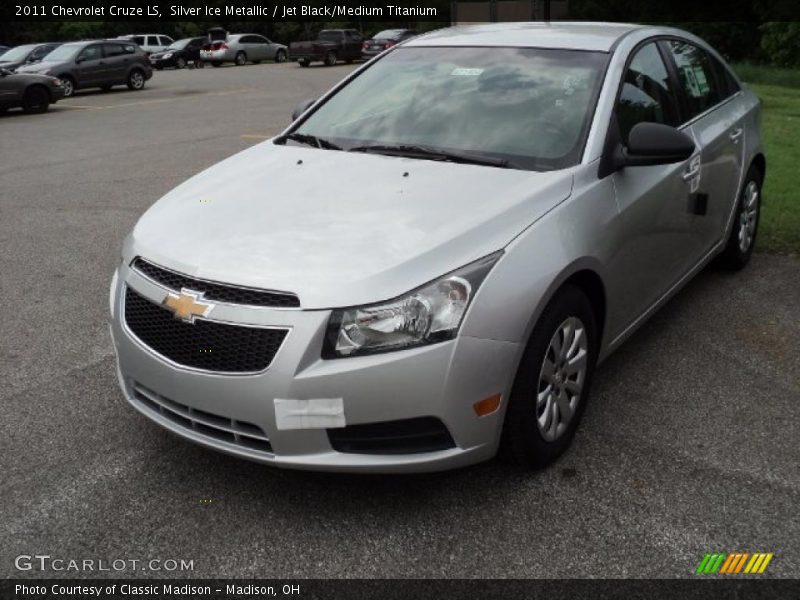 Silver Ice Metallic / Jet Black/Medium Titanium 2011 Chevrolet Cruze LS