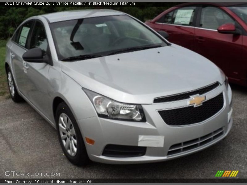 Silver Ice Metallic / Jet Black/Medium Titanium 2011 Chevrolet Cruze LS