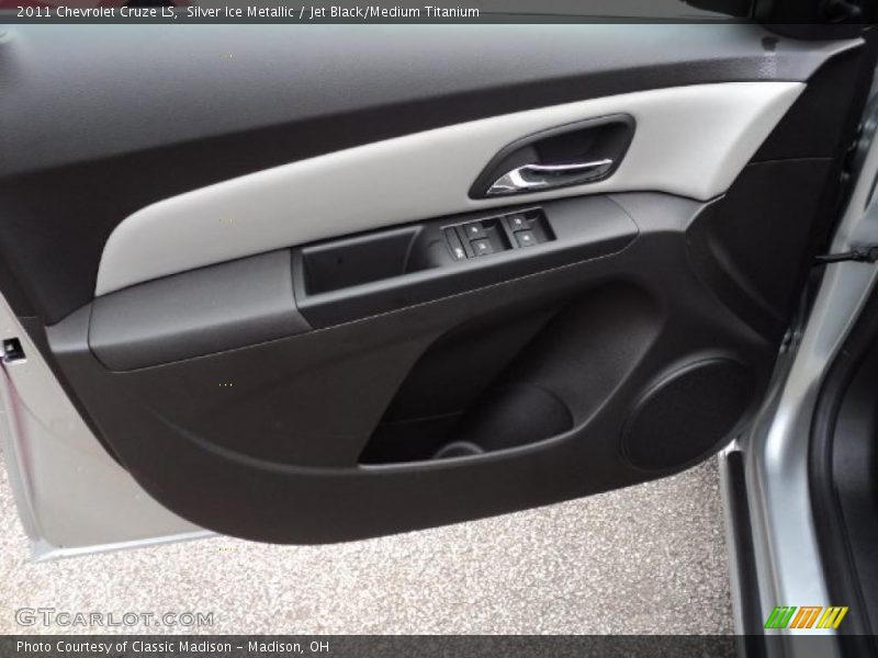 Silver Ice Metallic / Jet Black/Medium Titanium 2011 Chevrolet Cruze LS