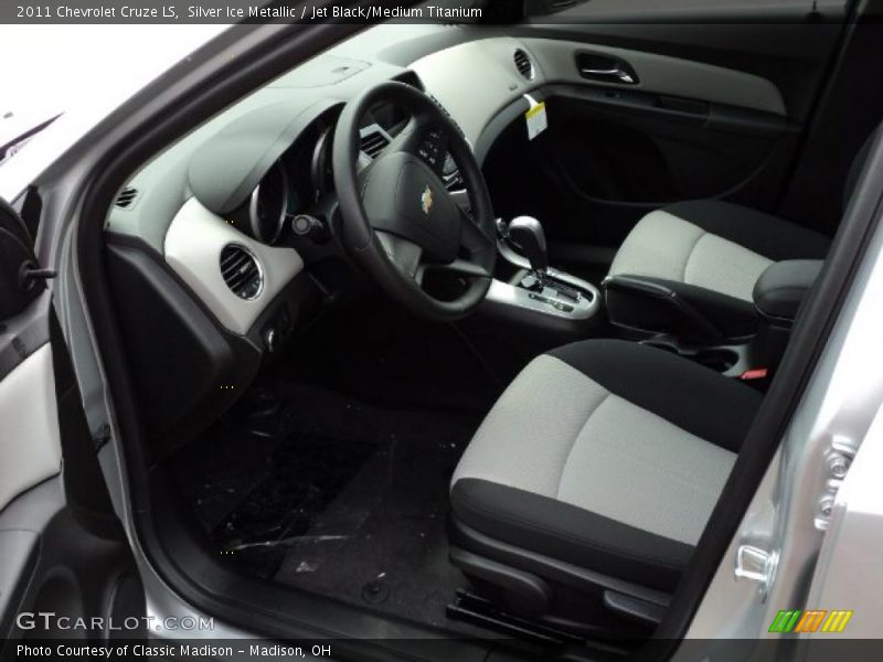 Silver Ice Metallic / Jet Black/Medium Titanium 2011 Chevrolet Cruze LS