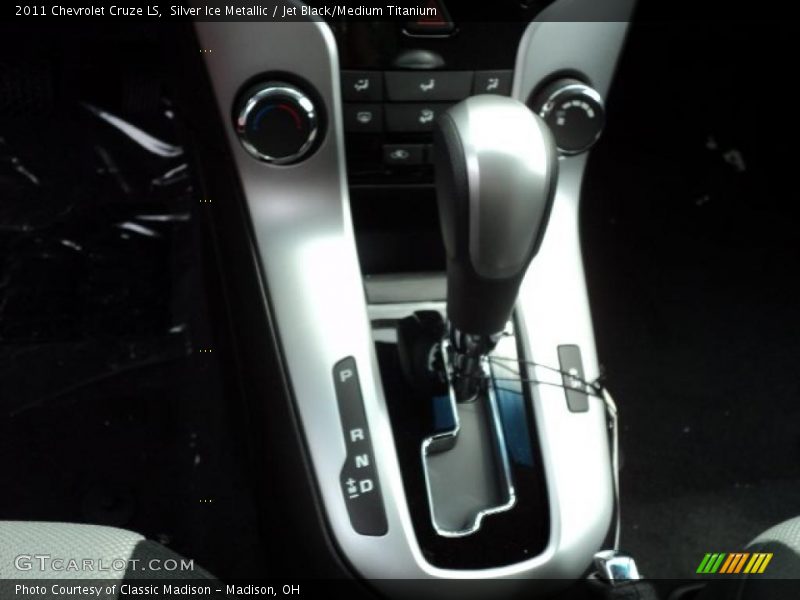 Silver Ice Metallic / Jet Black/Medium Titanium 2011 Chevrolet Cruze LS