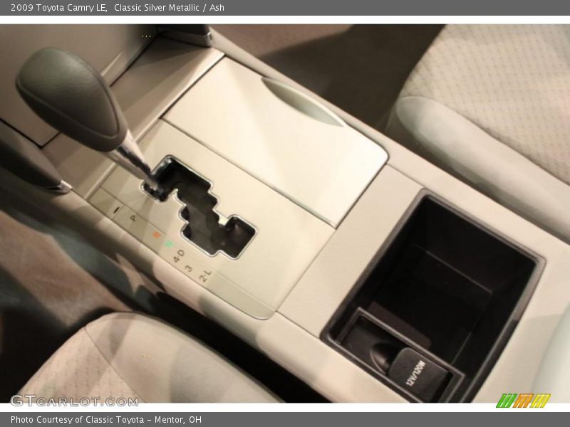 Classic Silver Metallic / Ash 2009 Toyota Camry LE