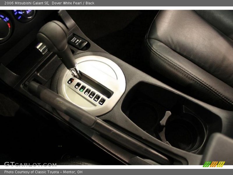 Dover White Pearl / Black 2006 Mitsubishi Galant SE