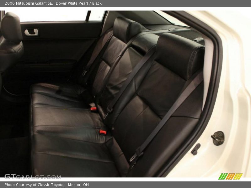 Dover White Pearl / Black 2006 Mitsubishi Galant SE