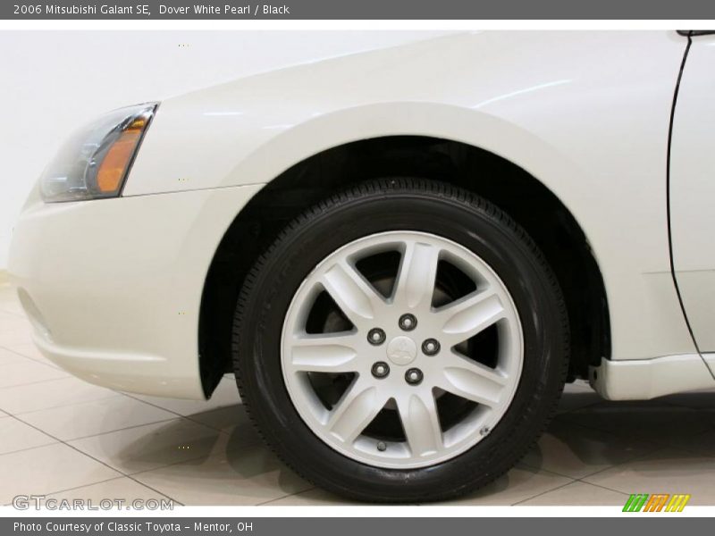 Dover White Pearl / Black 2006 Mitsubishi Galant SE