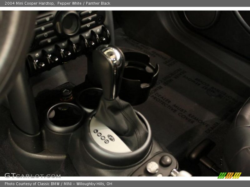 Pepper White / Panther Black 2004 Mini Cooper Hardtop