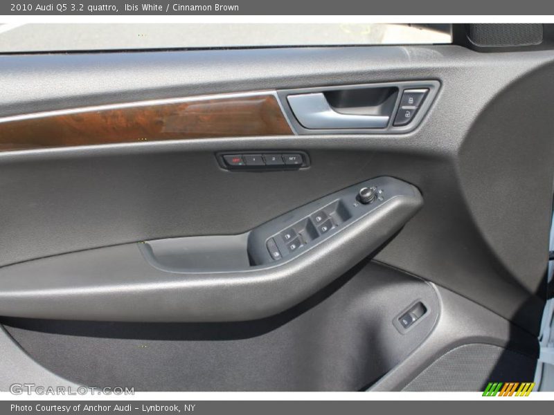 Ibis White / Cinnamon Brown 2010 Audi Q5 3.2 quattro