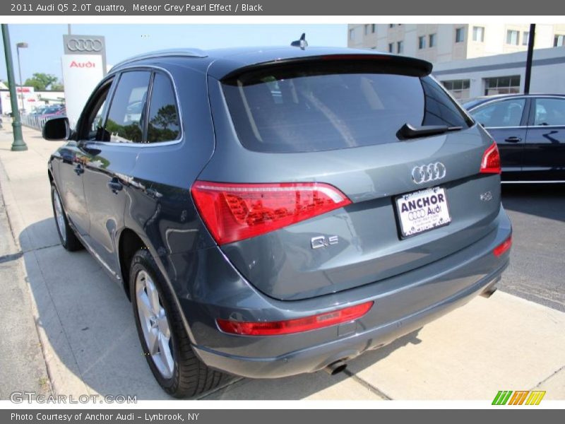 Meteor Grey Pearl Effect / Black 2011 Audi Q5 2.0T quattro
