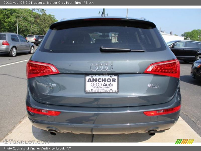 Meteor Grey Pearl Effect / Black 2011 Audi Q5 2.0T quattro