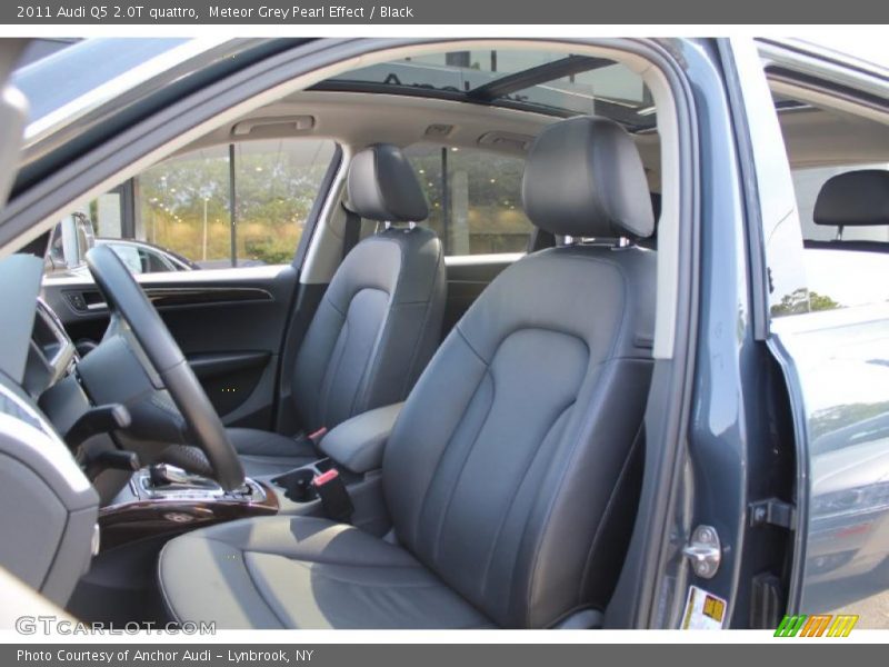 Meteor Grey Pearl Effect / Black 2011 Audi Q5 2.0T quattro