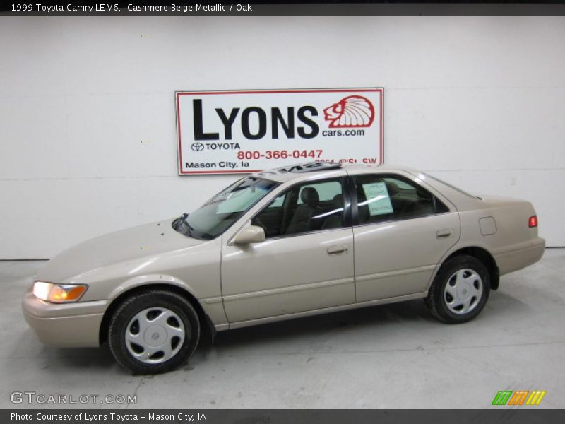 Cashmere Beige Metallic / Oak 1999 Toyota Camry LE V6